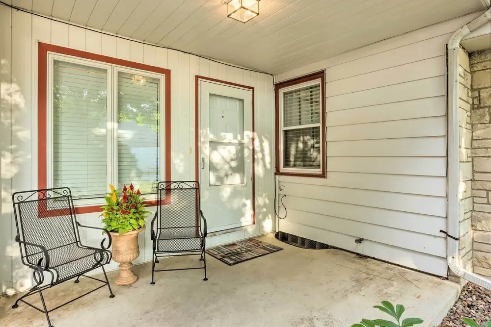 Pet-friendly Whitefish Bay Getaway w/ Large Yard!