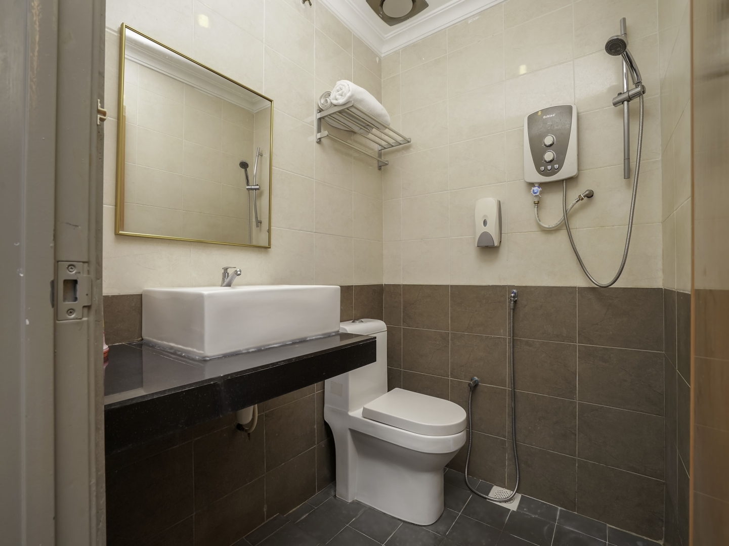 OYO 1043 Get Inn Hotel Sendayan