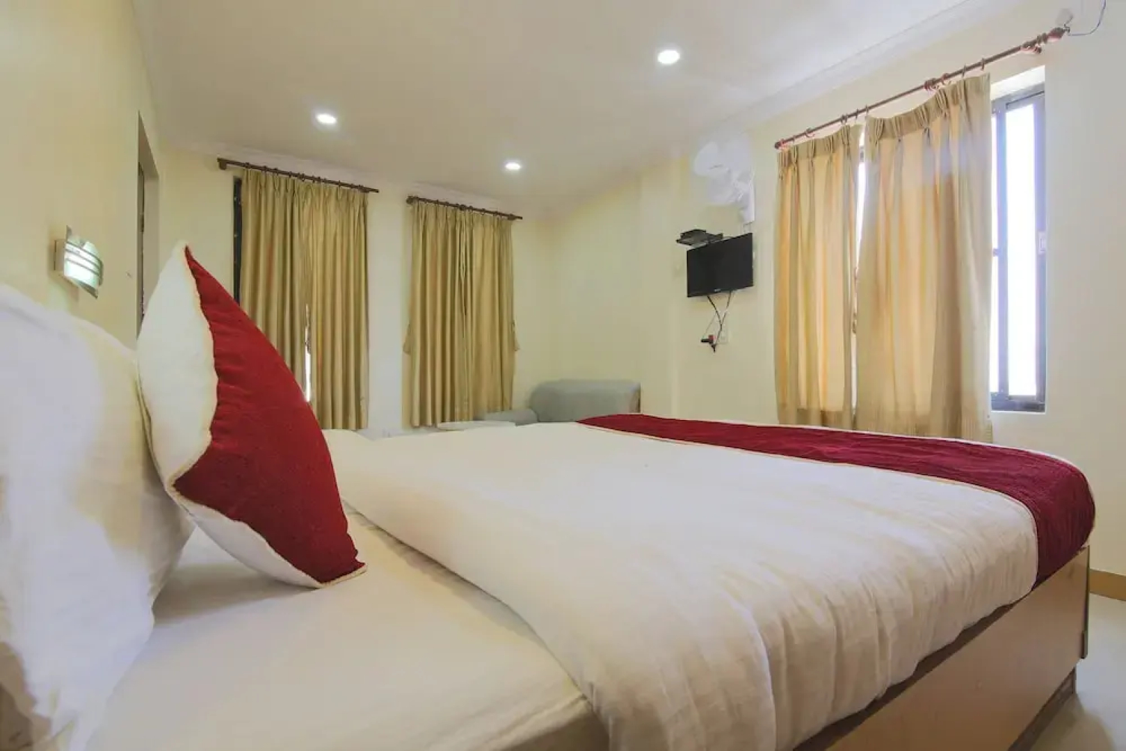 OYO 357 Hotel Atithi