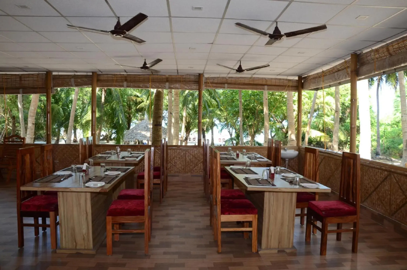 Coconhuts Beach Resort-Neil Island