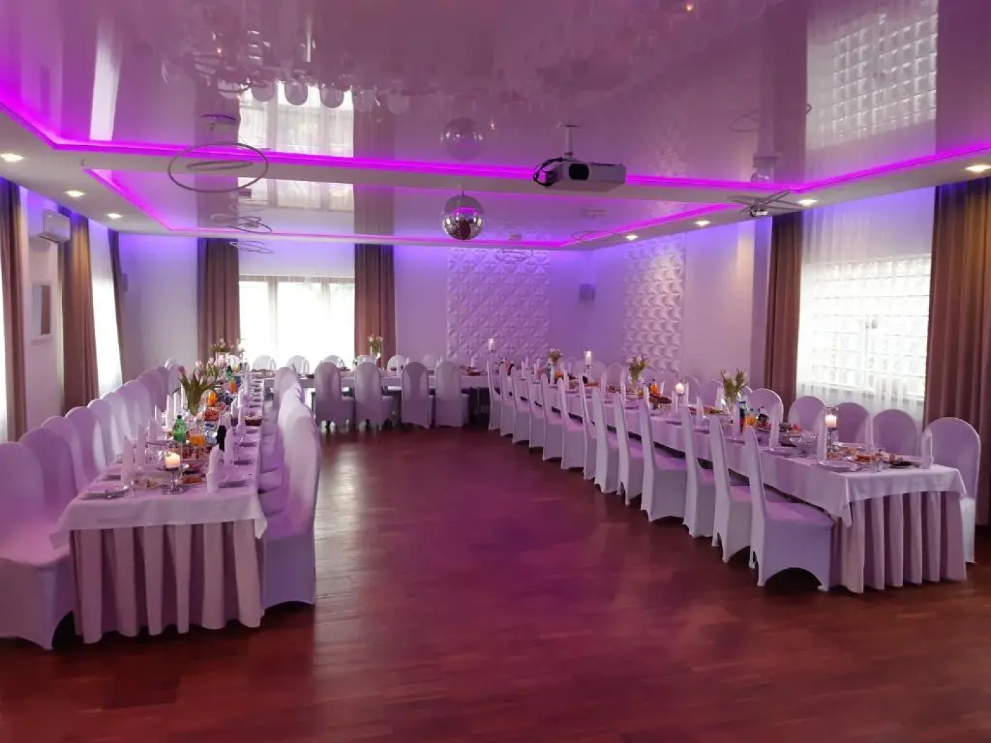 Route One - Restauracja & Pokoje Hotelowe