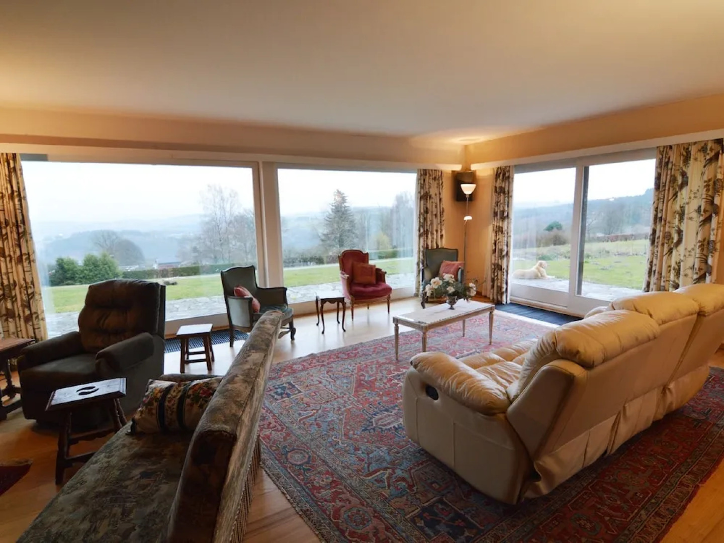 Hillside Retreat With Pond