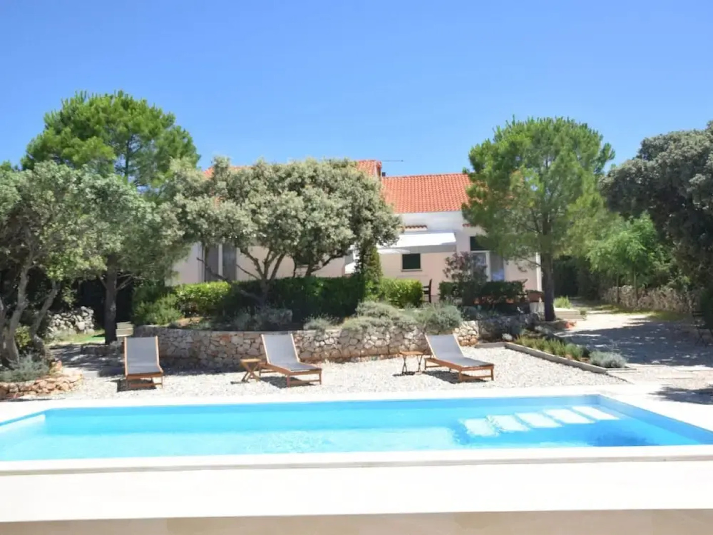 Holiday House in a Quiet Area Near the Sea, Private Garden, Terrace and BBQ