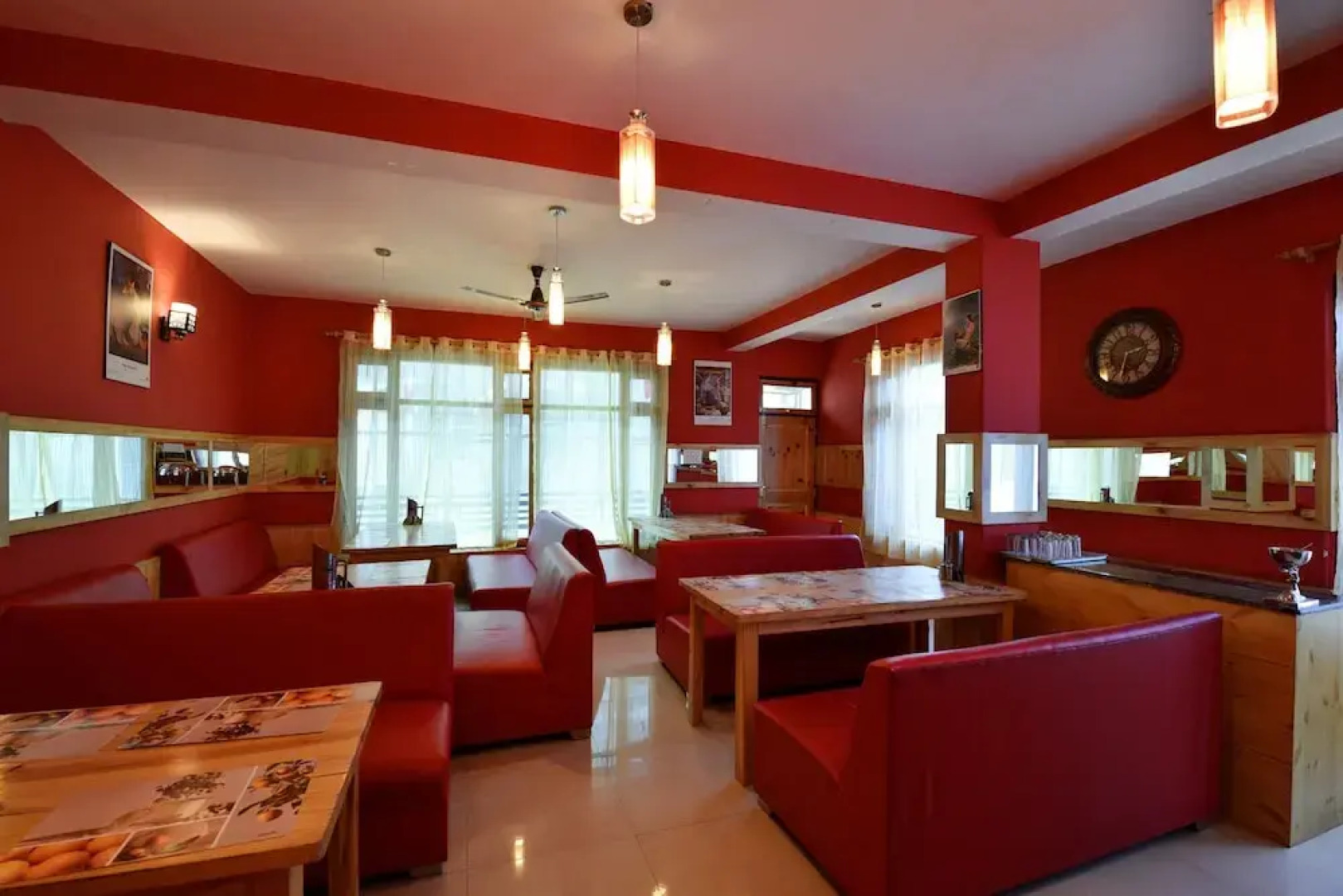 OYO 16868 Home Premium Studios Katrain, Nh3,