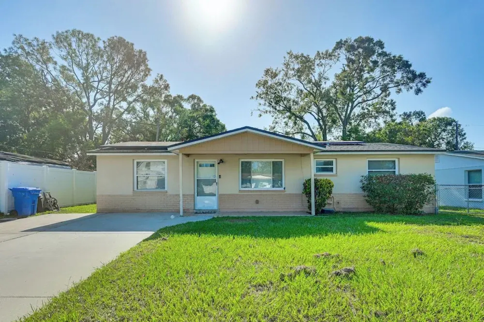 7 Mi to Busch Gardens: Tampa Gem w/ Yard!