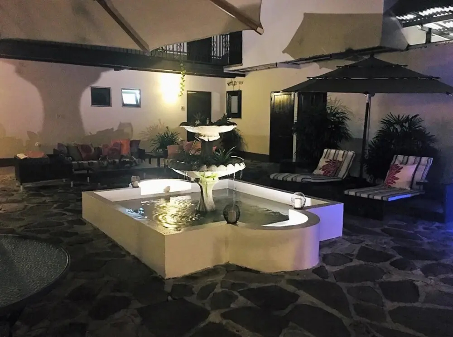 Perla Real Inn