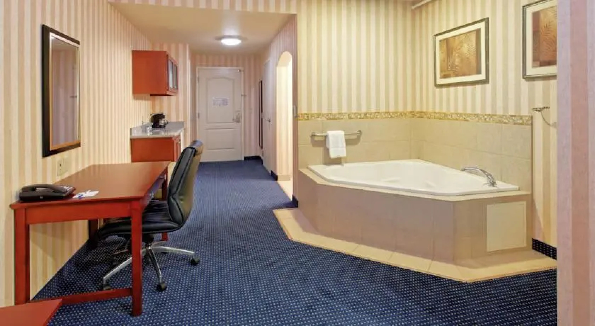 Best Western Plaza Inn And Suites