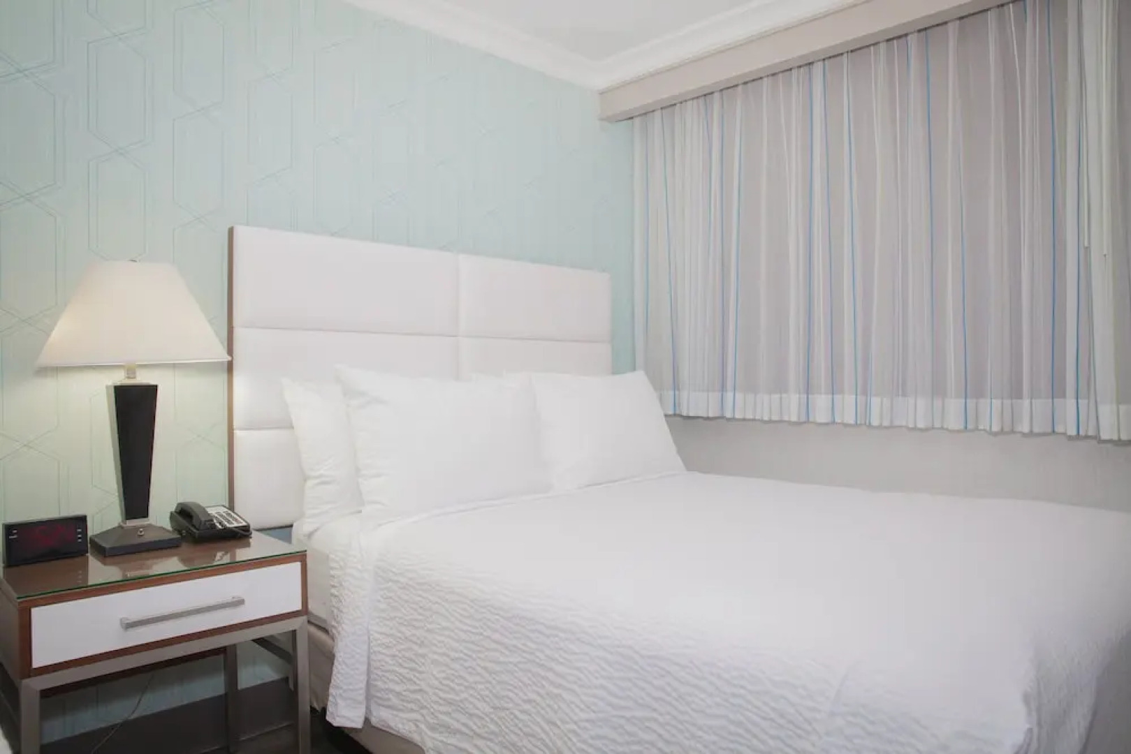 Pasadena Rose & Crown Hotel