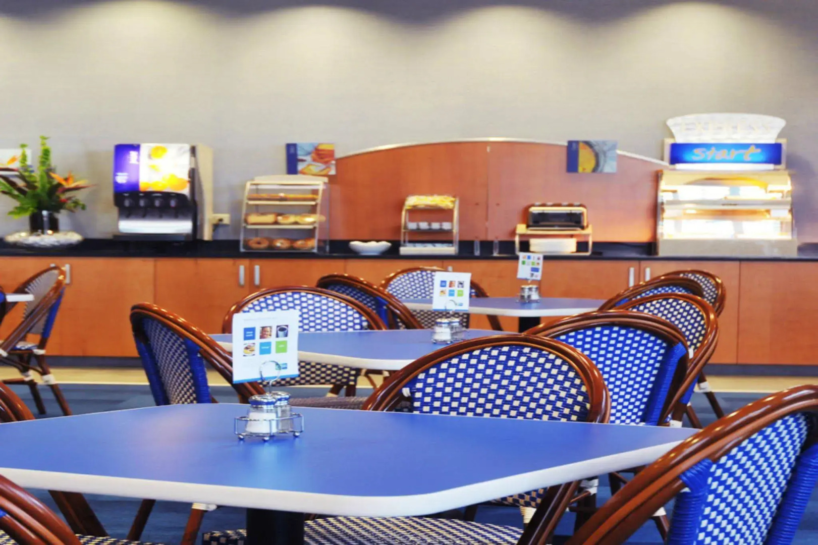 Holiday Inn Express Hotel & Suites Norfolk Airport by IHG