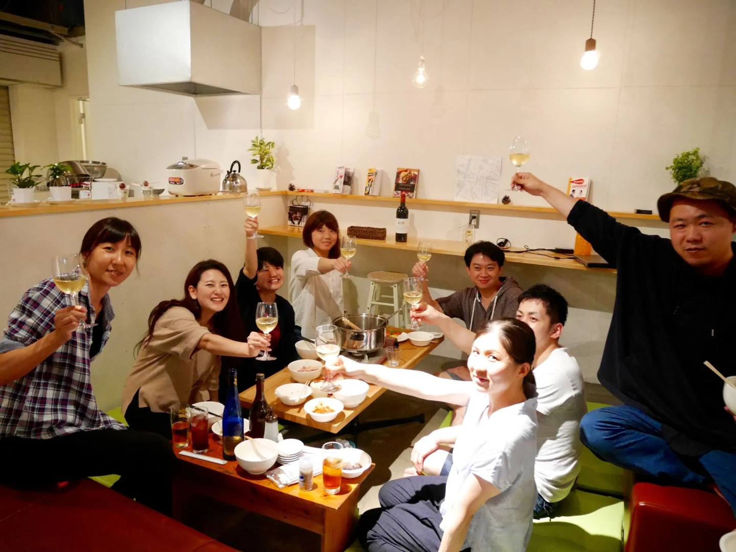 Hostel and Dining Tanga Table