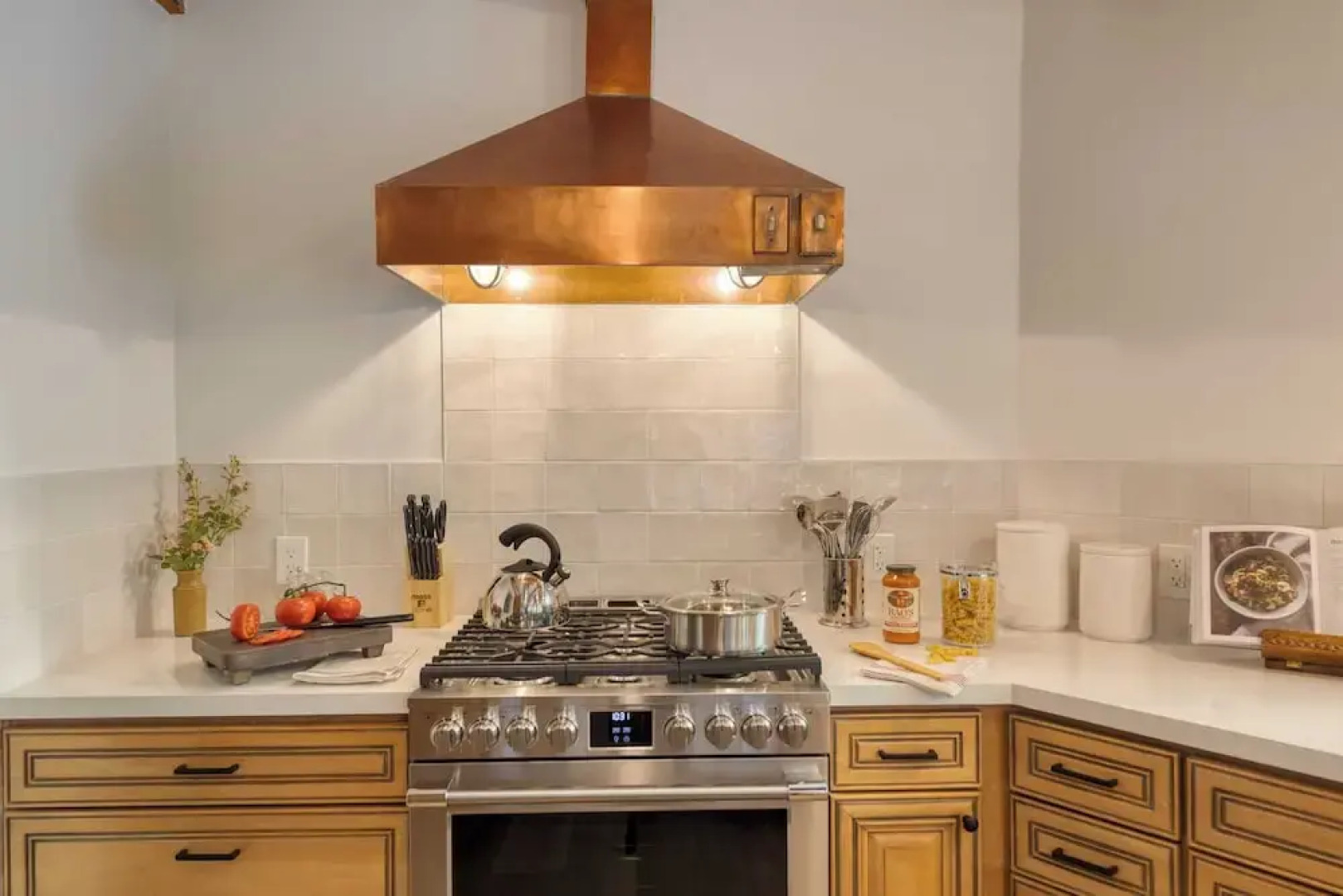 Hot Tub, Sauna & Red Rock Views Near Sedona Trails Sedona Serenity Retreat by Avantstay