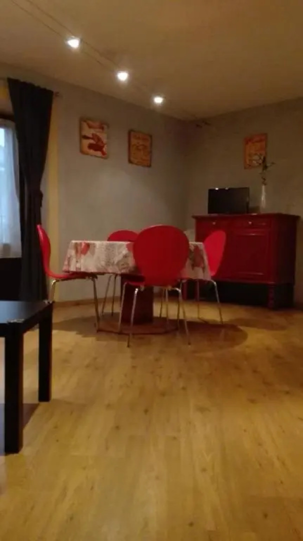 All'Ombra dell'Antica Pietra