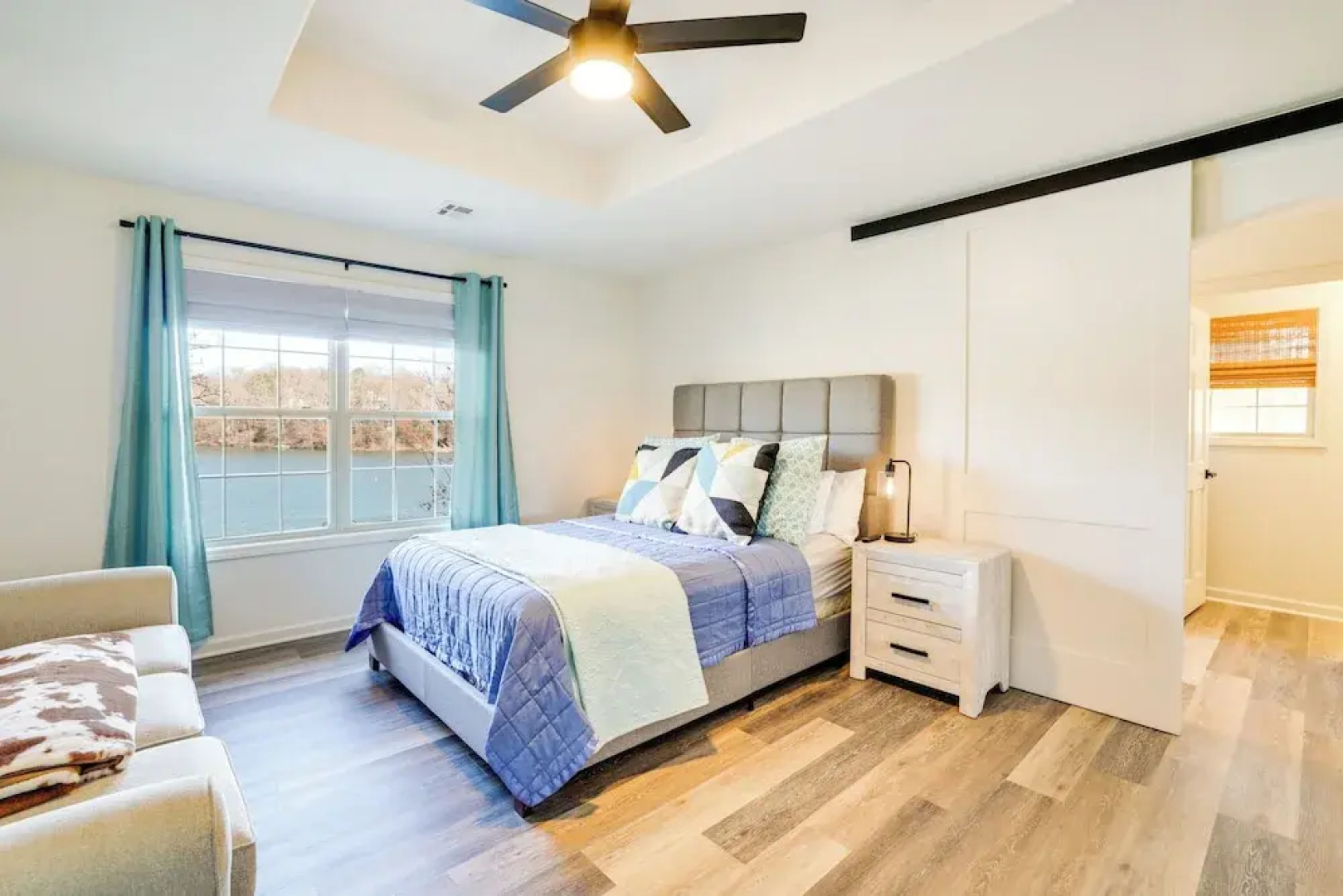 Lakefront Retreat w/ Game Room in Bella Vista!