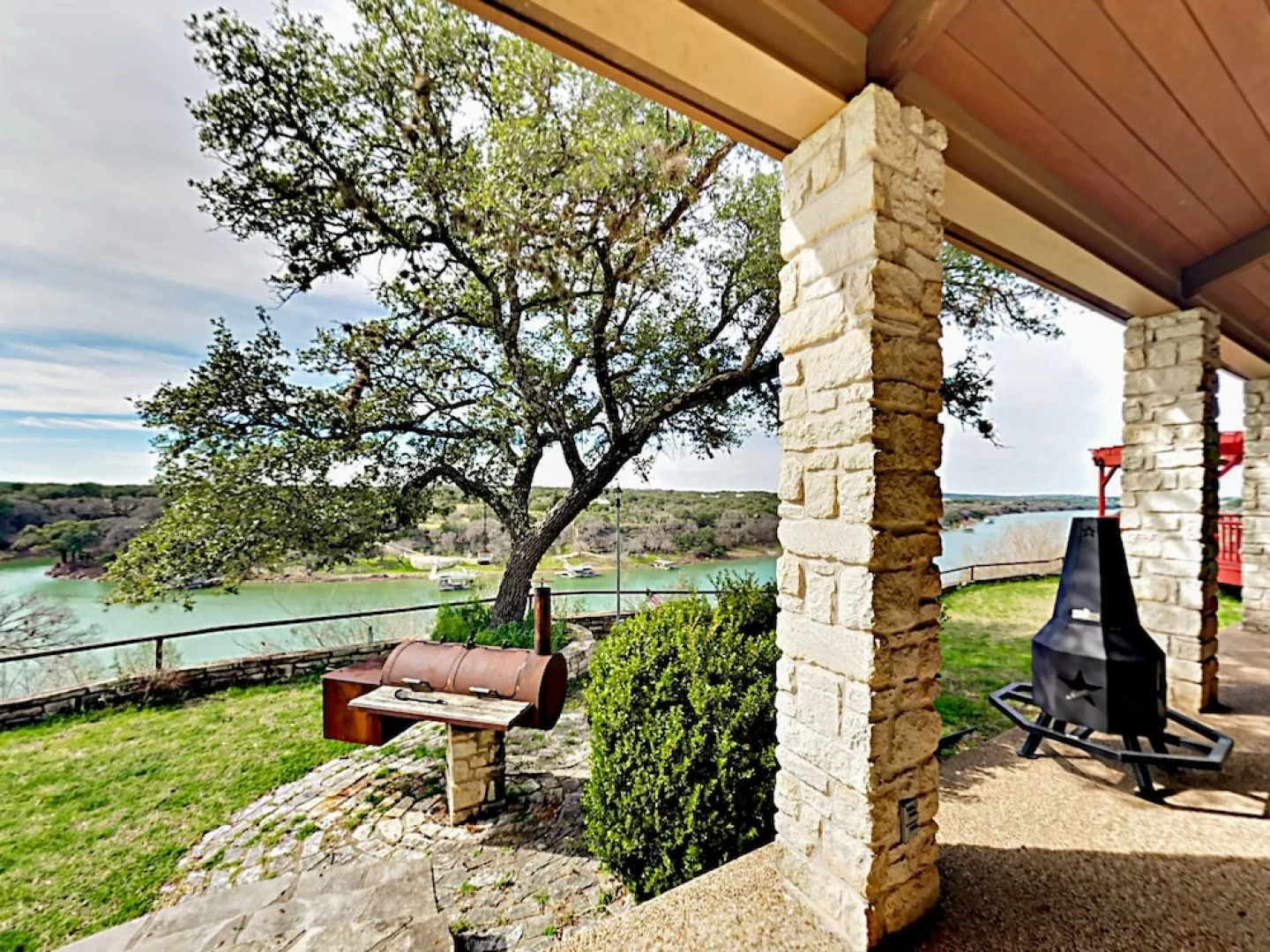 Palatial Spicewood Home and Cabin by RedAwning