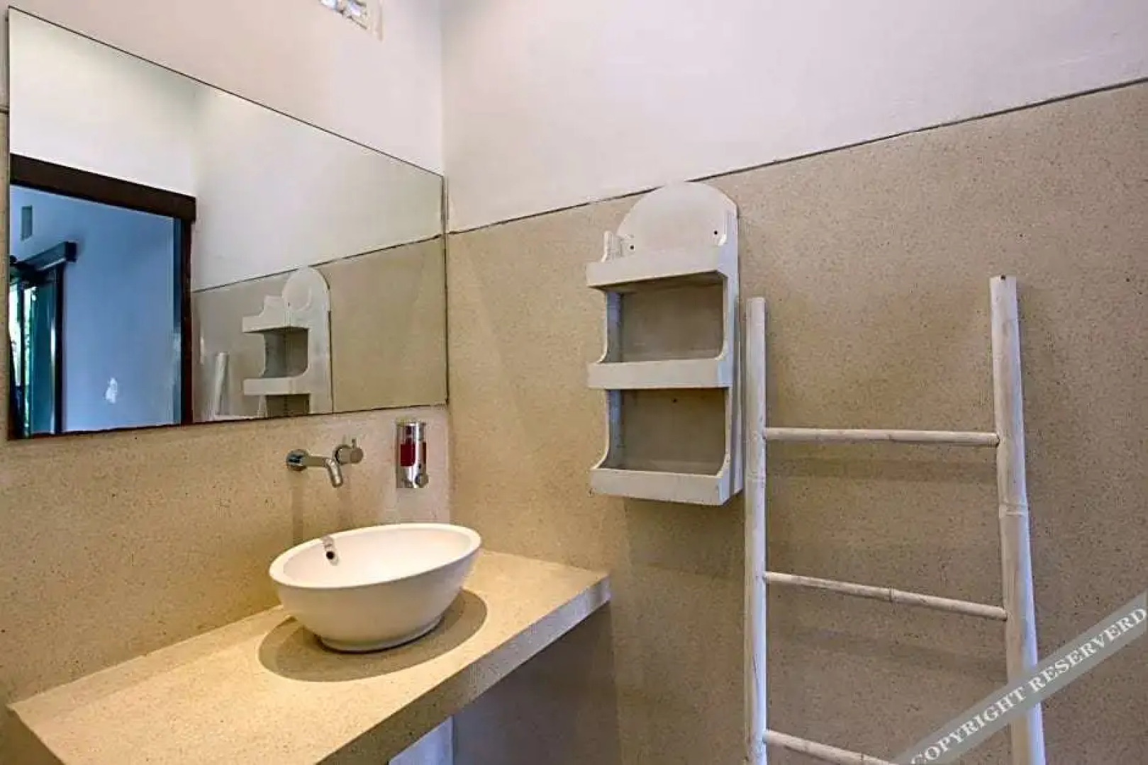 The Green Room Canggu - Hostel