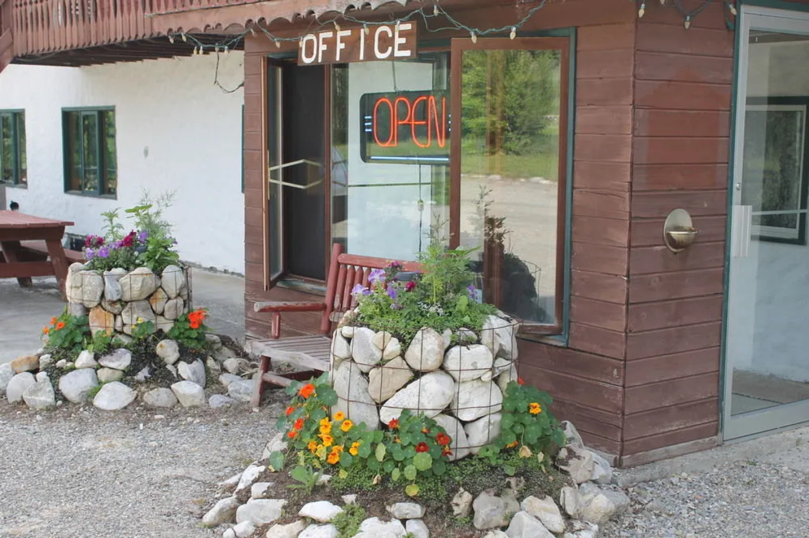 Columbia Valley B & B