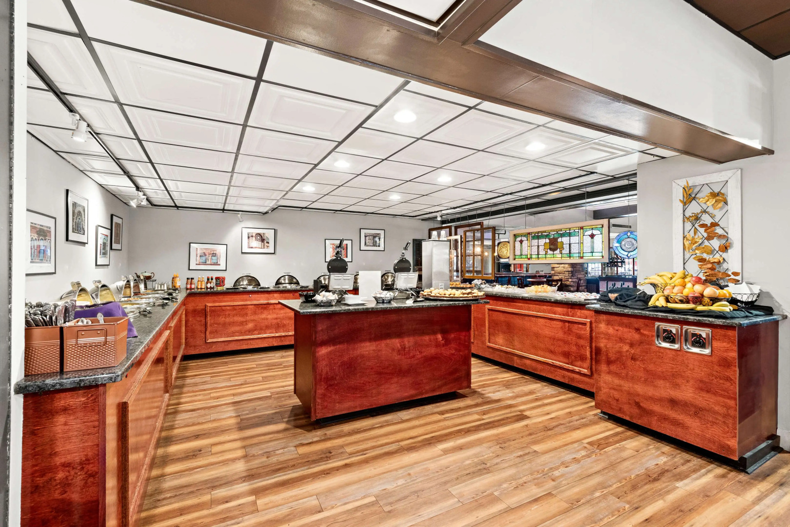 Genetti Hotel, SureStay Collection by Best Western