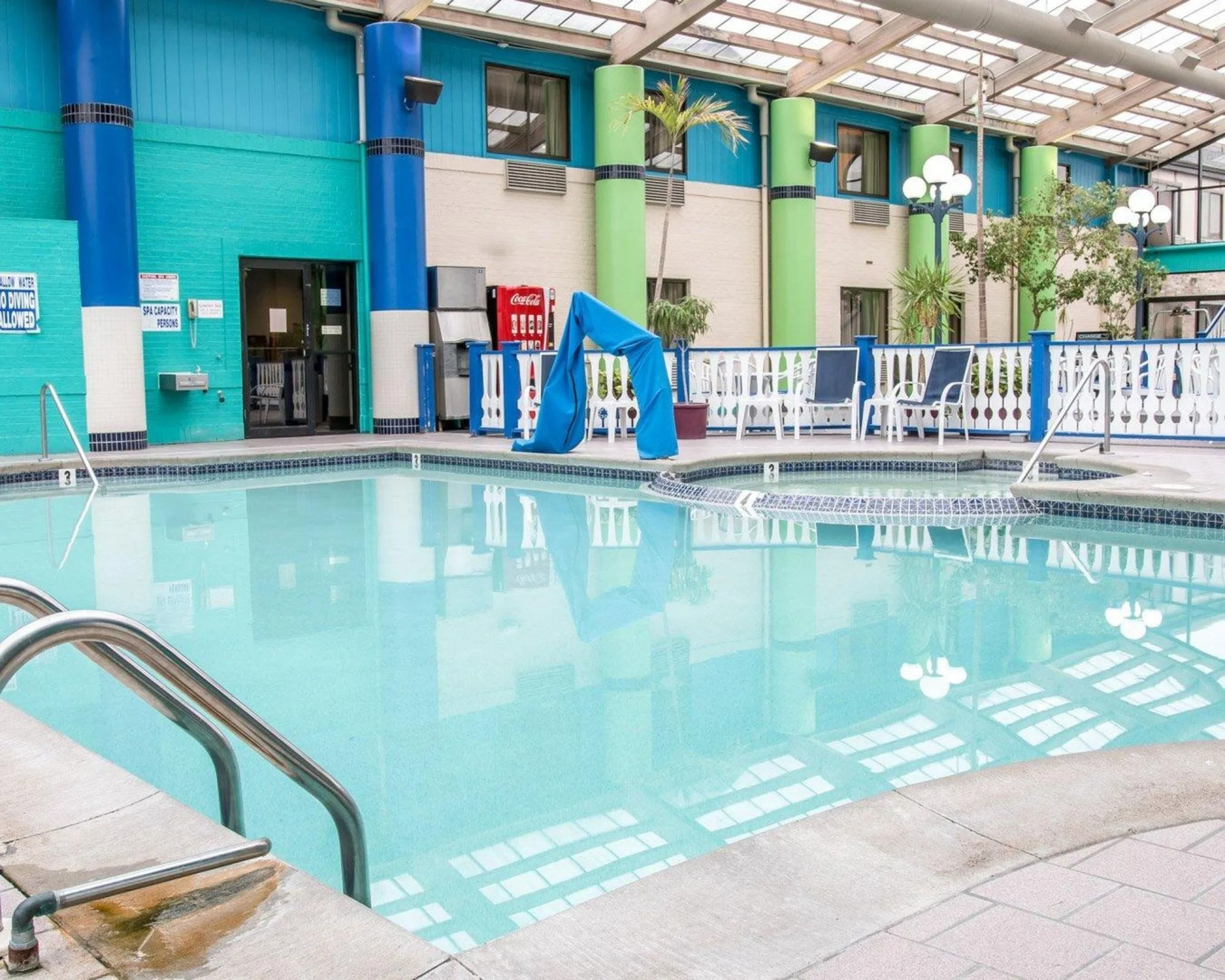 Country Inn & Suites by Radisson, Muskegon, MI