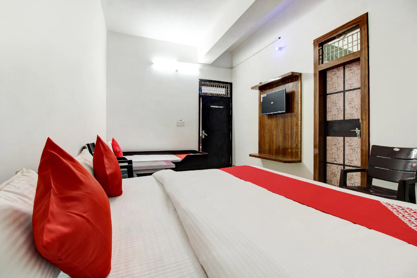 OYO 68974 Hotel Pratap Plaza