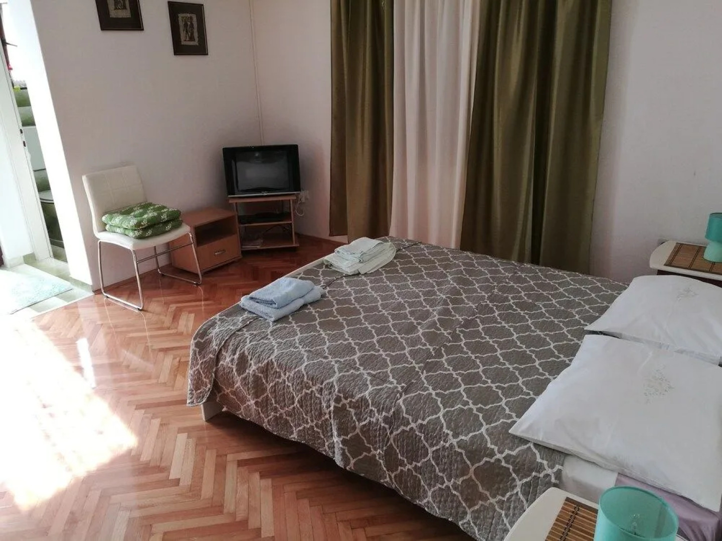 Viktor Rooms and Apartments