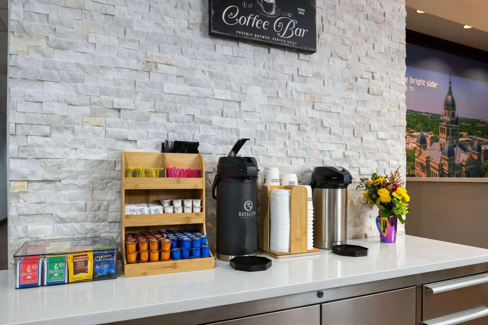 La Quinta Inn & Suites by Wyndham Denton - University Drive