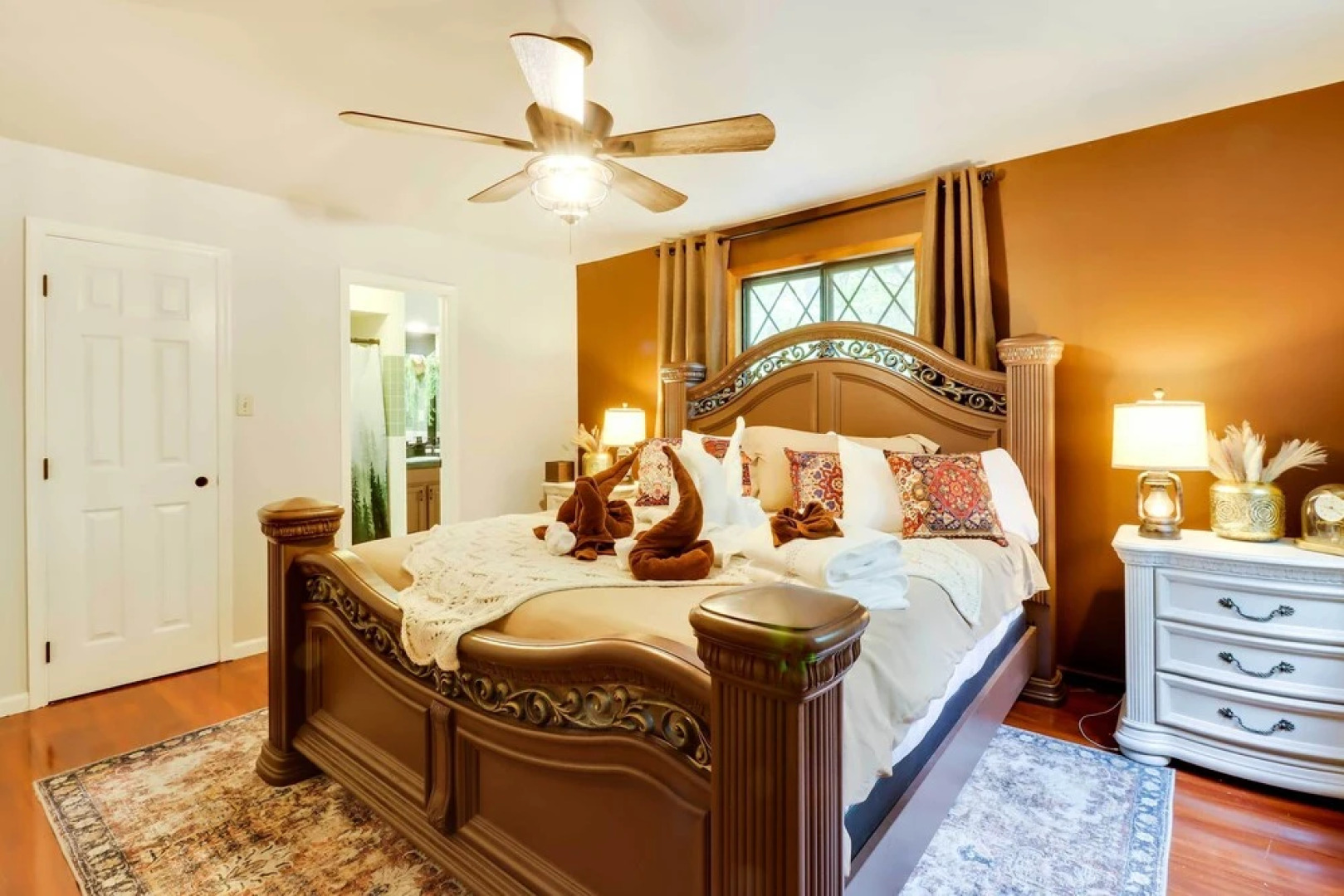 Outdoor Entertainment + Hot Tub: Poconos Home!