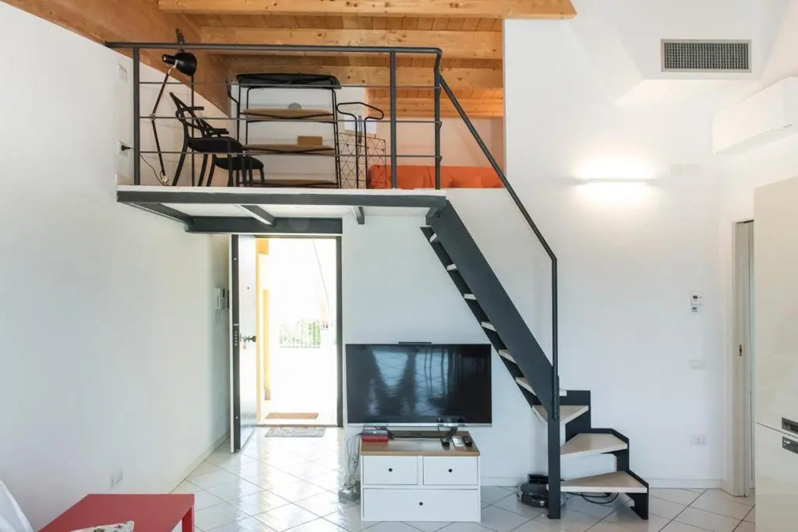 N036 - Numana, bilocale con terrazzo in residence con piscina