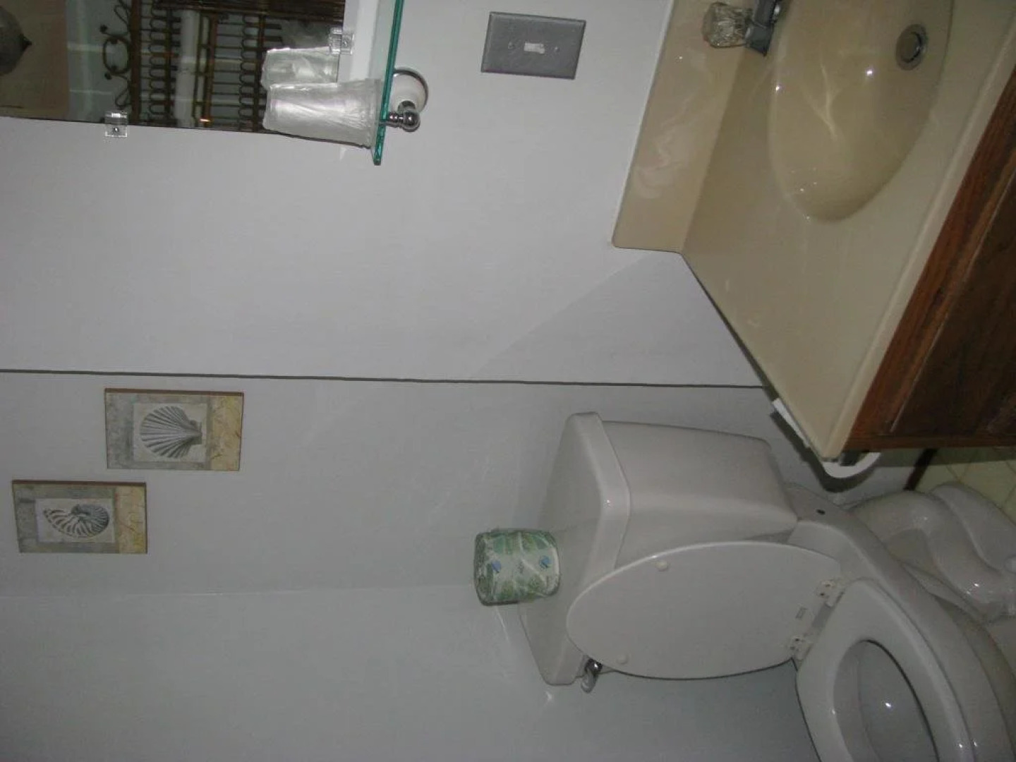 Colonial Inn & Creamery