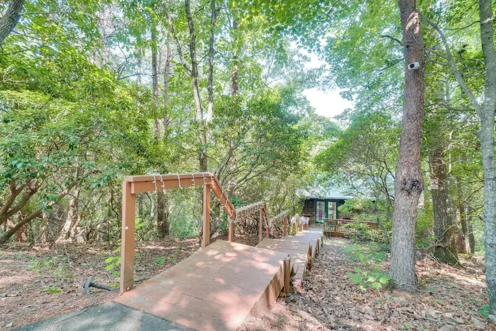 Private Hot Tub & Game Room: Cleveland Getaway