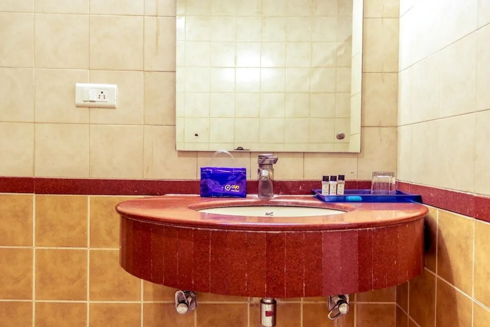 OYO 1667 Hotel Micro Continental