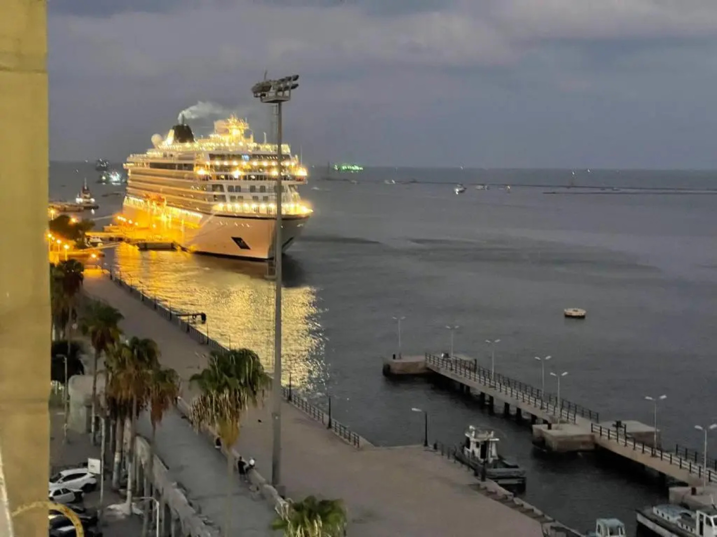 شقه مطله علي قناة السويس والبحر فيو رائع 702