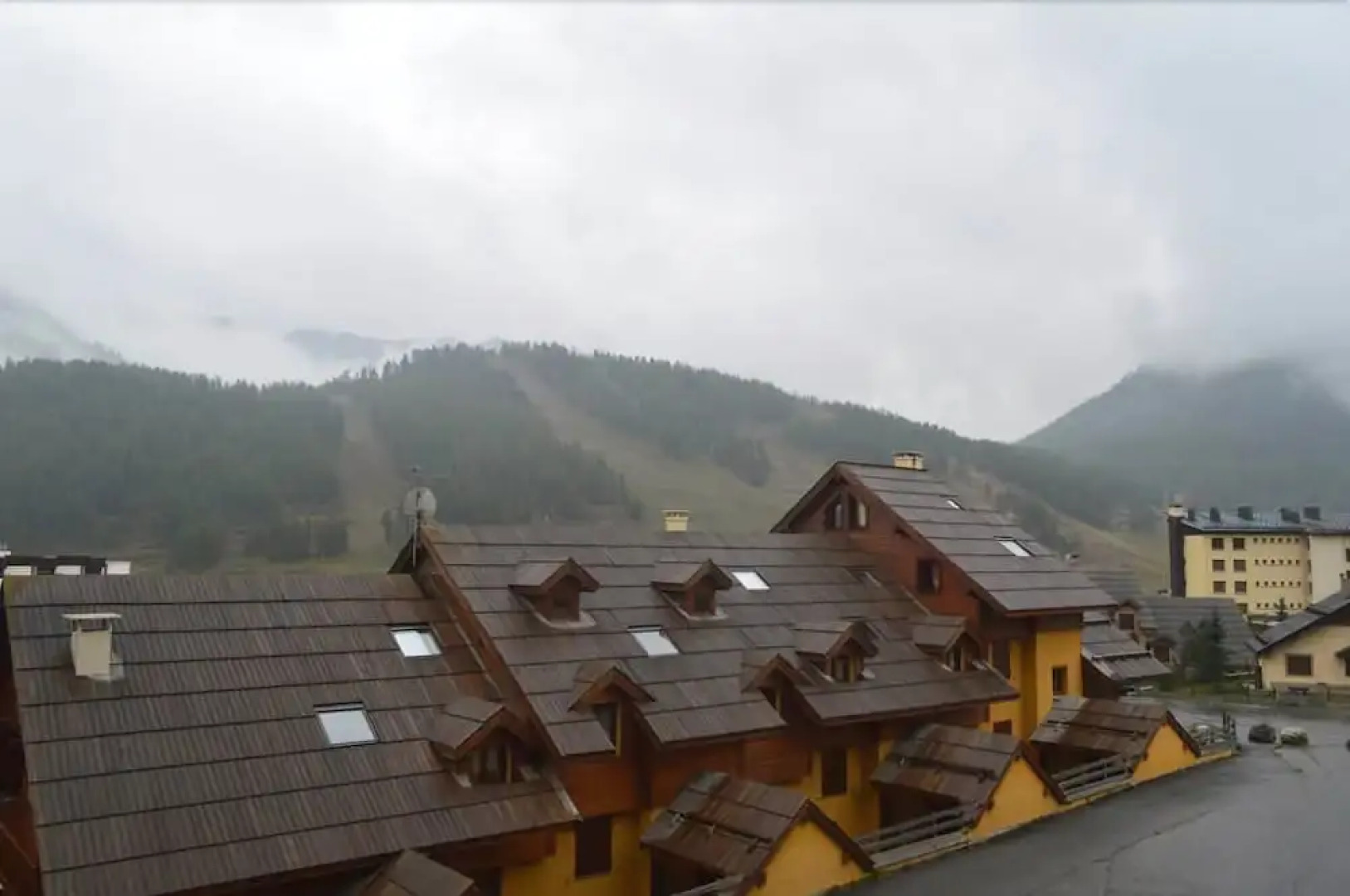 Studio Avec Parking Dans le Centre de Montgenèvre