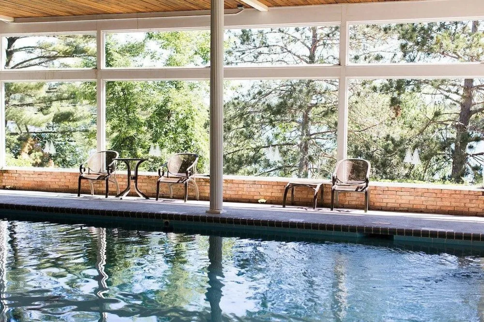 Maddens On Gull Lake