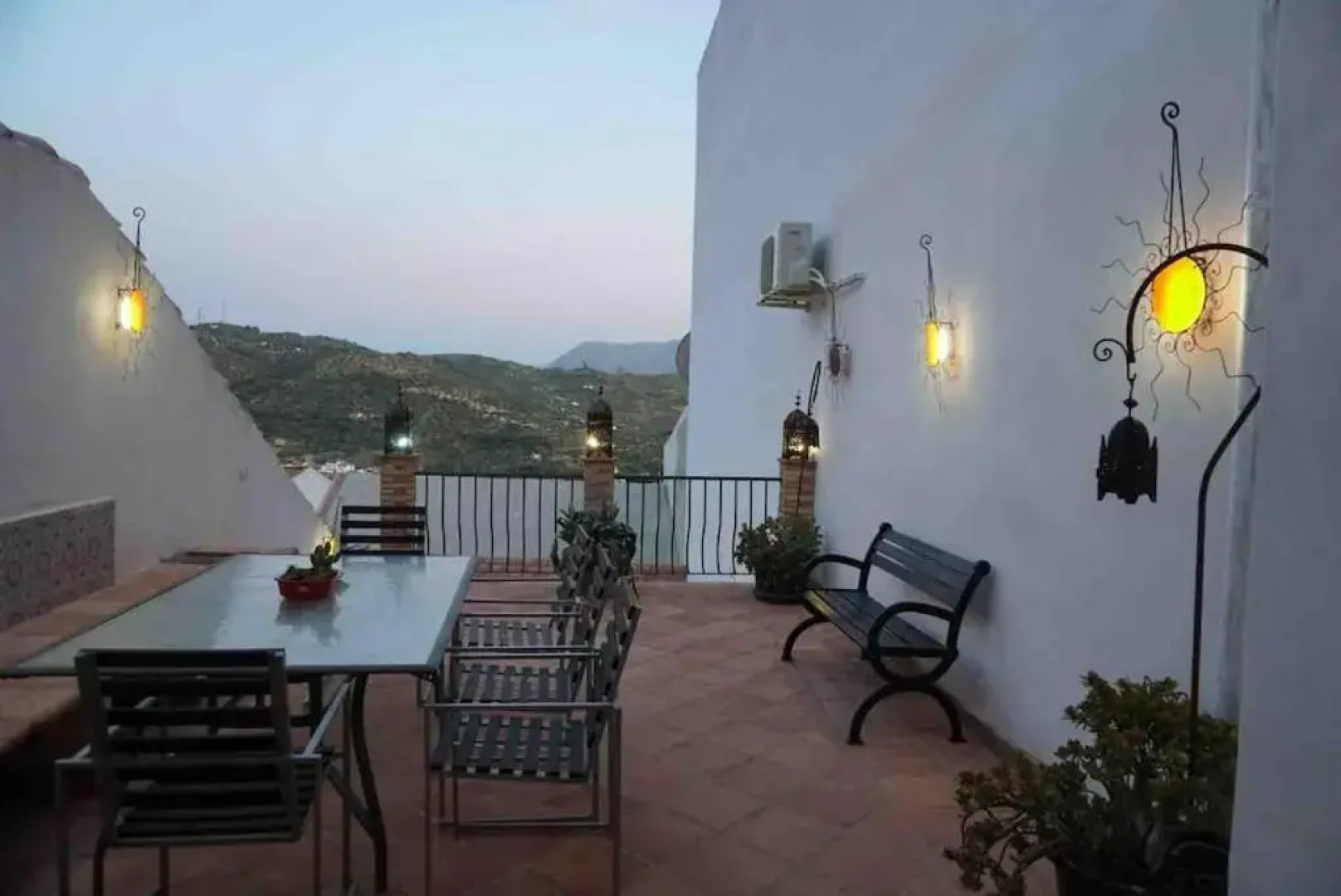 Eagles Nest - Massive townhouse with Pool with outstanding views