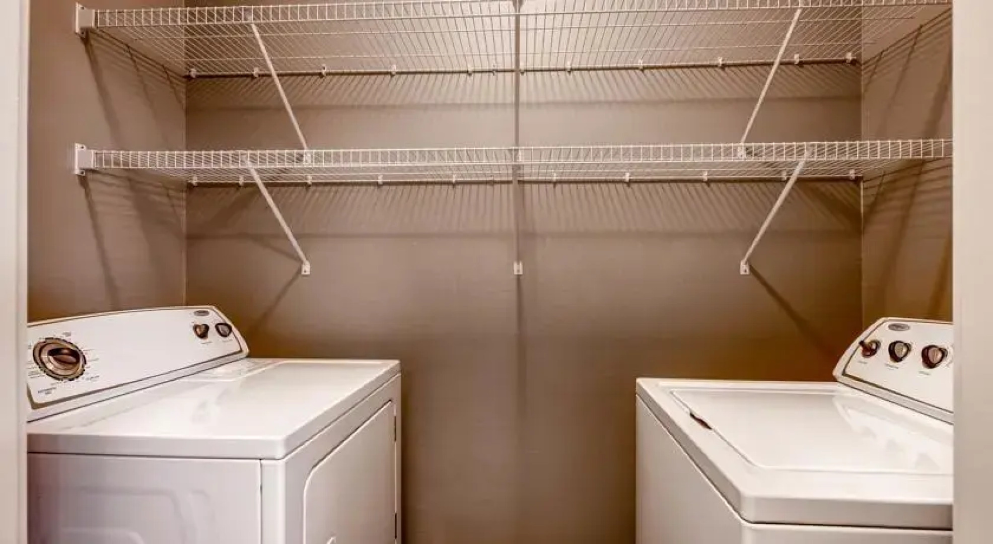 Amli Riverfront Park by Stay Alfred