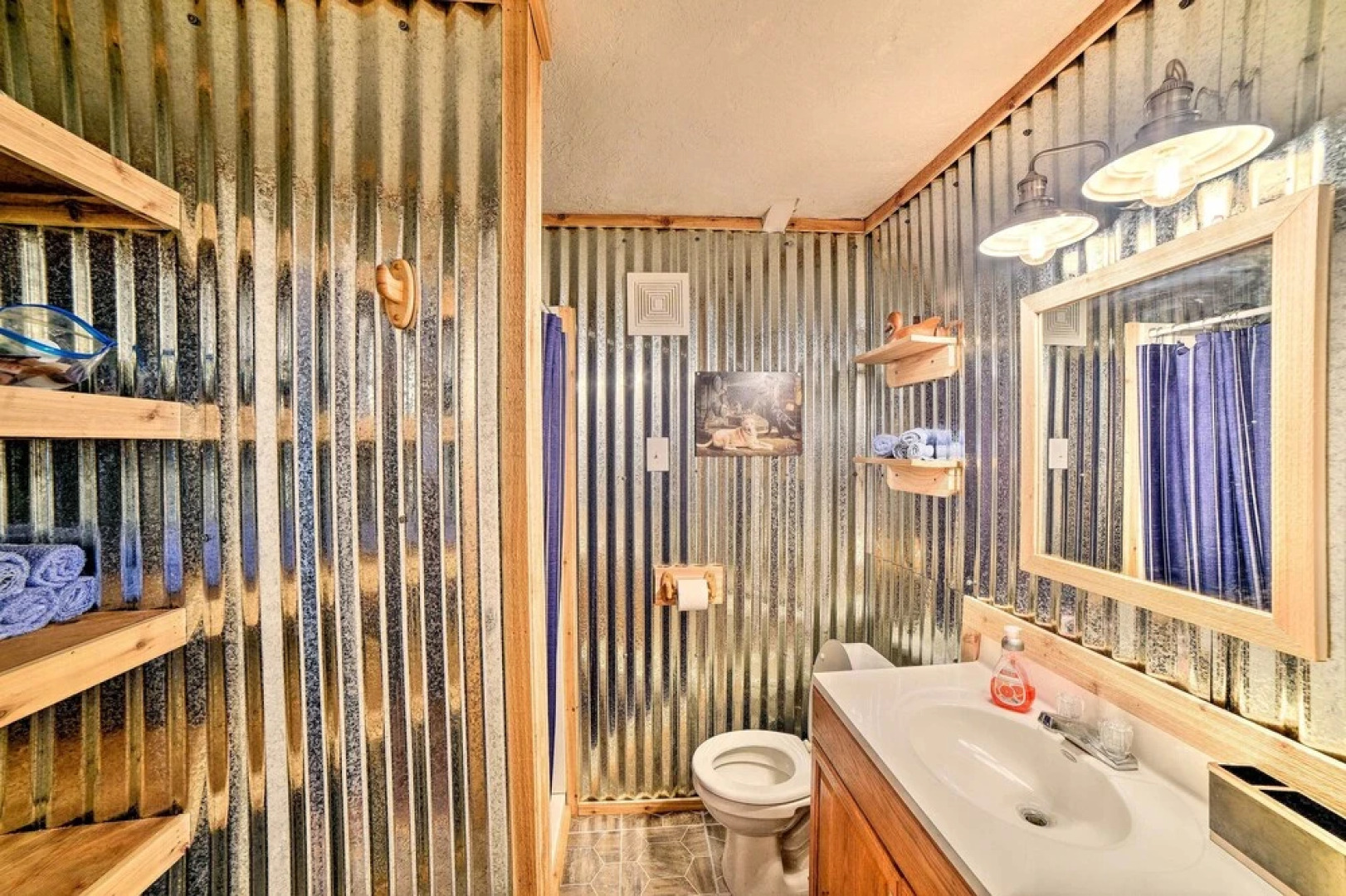 4 Mi to Beach & Fishing: Rockport Cottage w/ Deck!