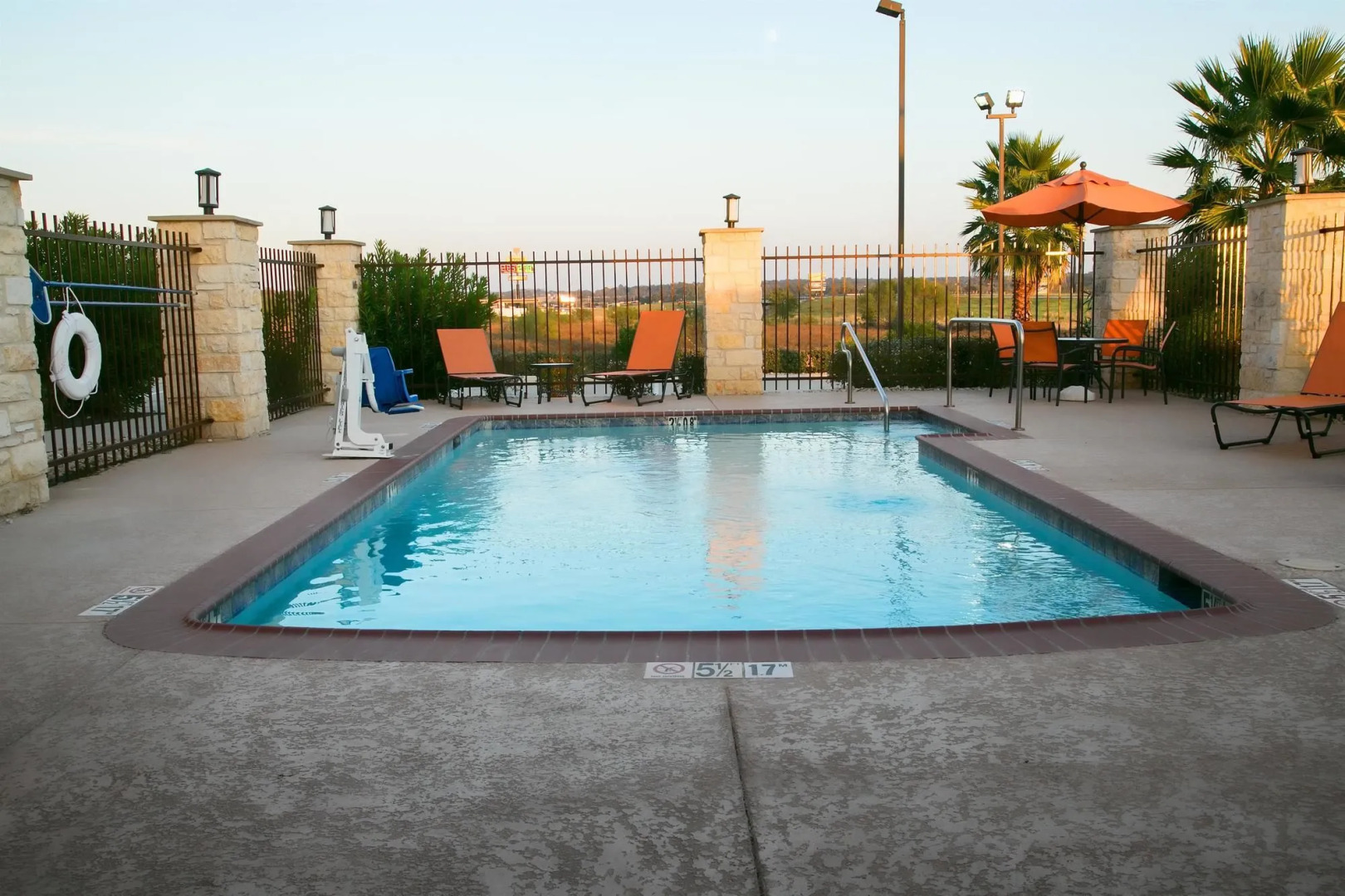Best Western Plus Longhorn Inn & Suites