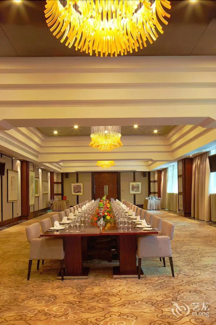 Jiayuan Century Hotel