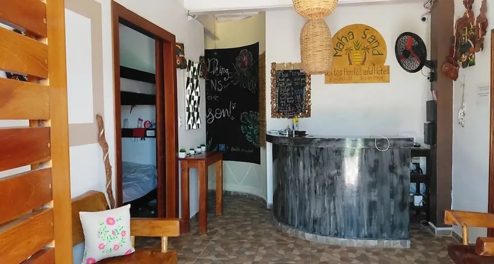 Maha Sand Suites Hostel & Hotel