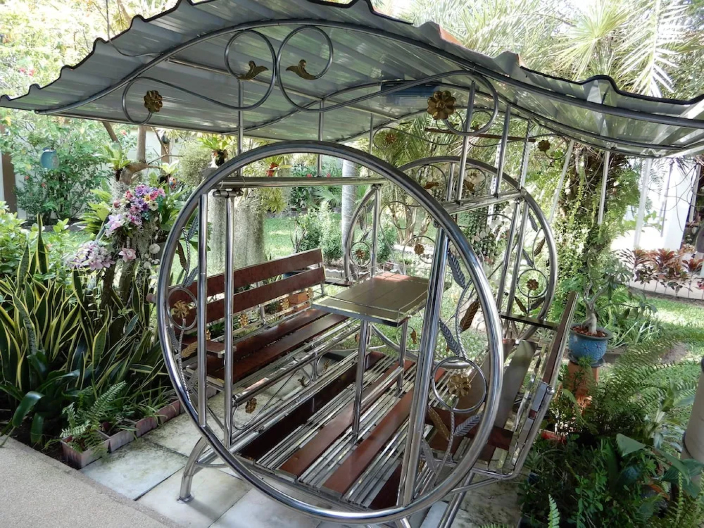 Relaxing Palm Pool Villa