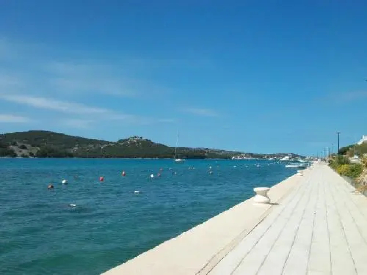 Apartments Luna Tisno