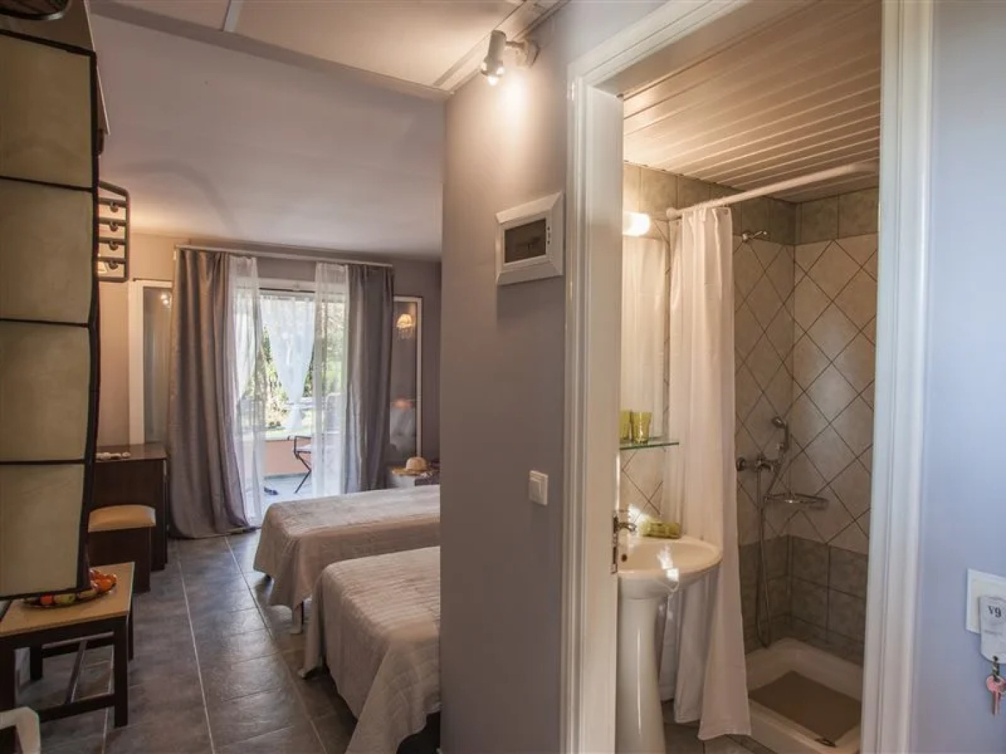 Tellis Holiday Rooms