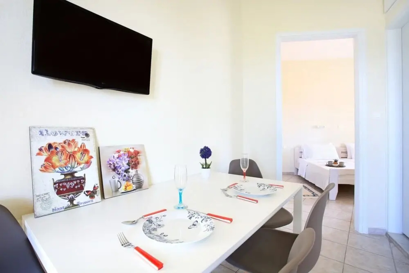 Konstantia Apartment- relax in beachfront