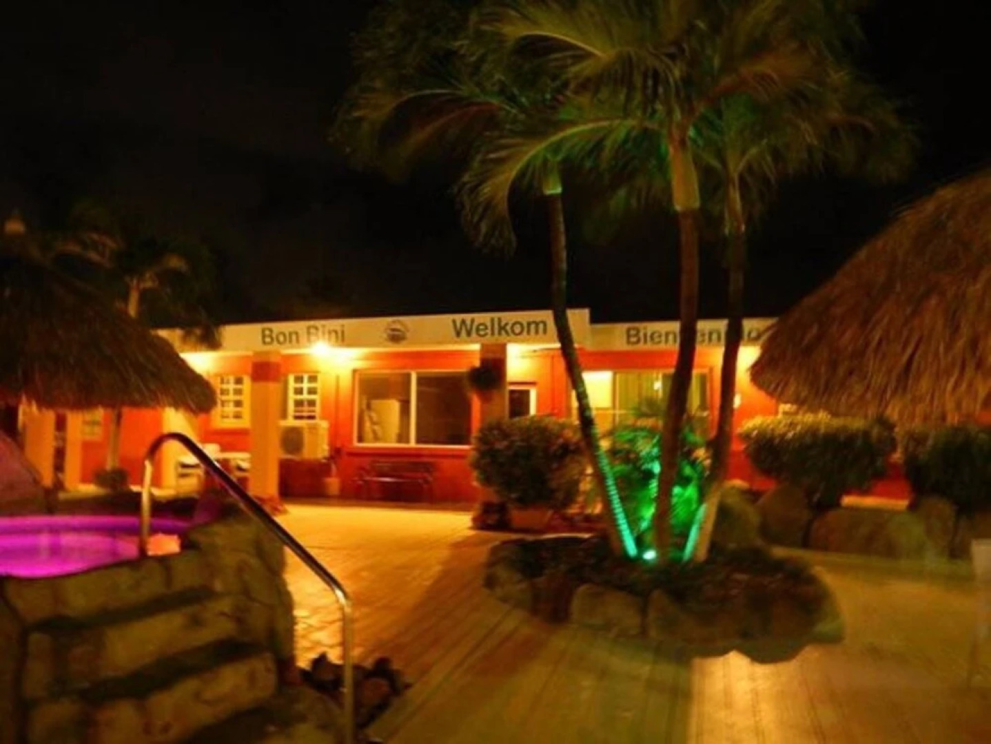 Sea Breeze Ocean, Studio 3 at Mangel Halto Beach