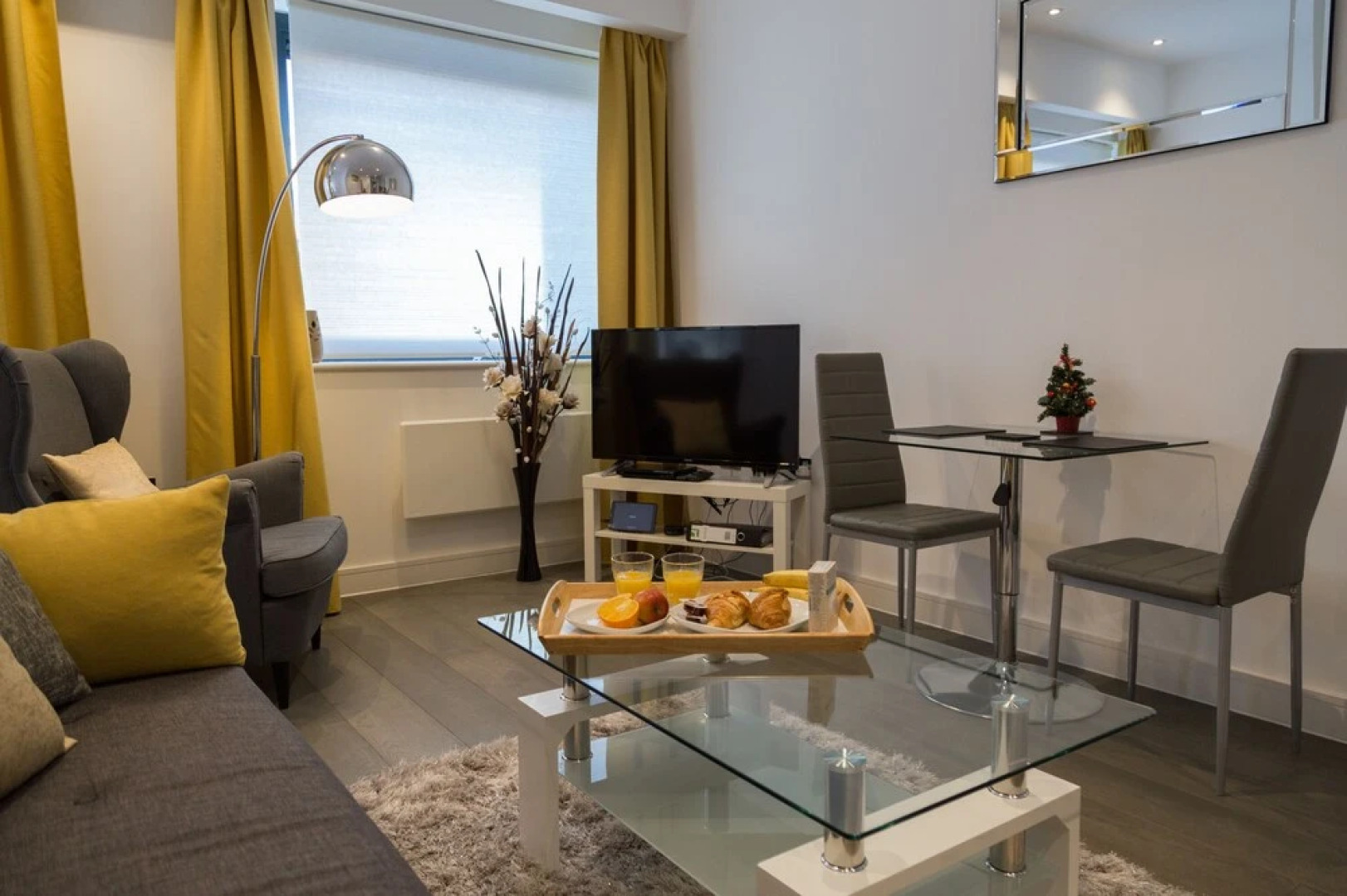 Brickfield Court Serviced Apartment by Ferndale