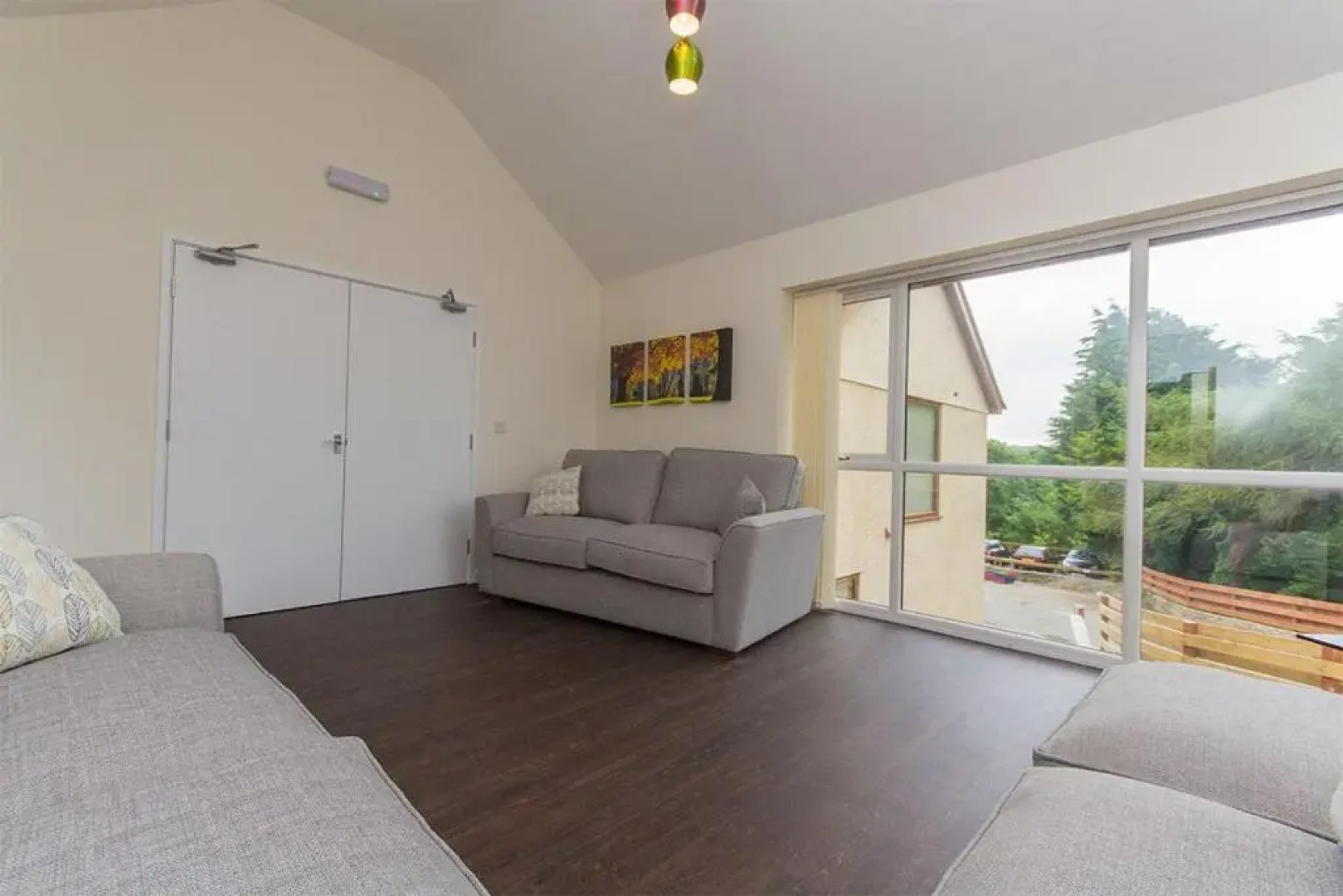 Hendy - First Floor Apartment