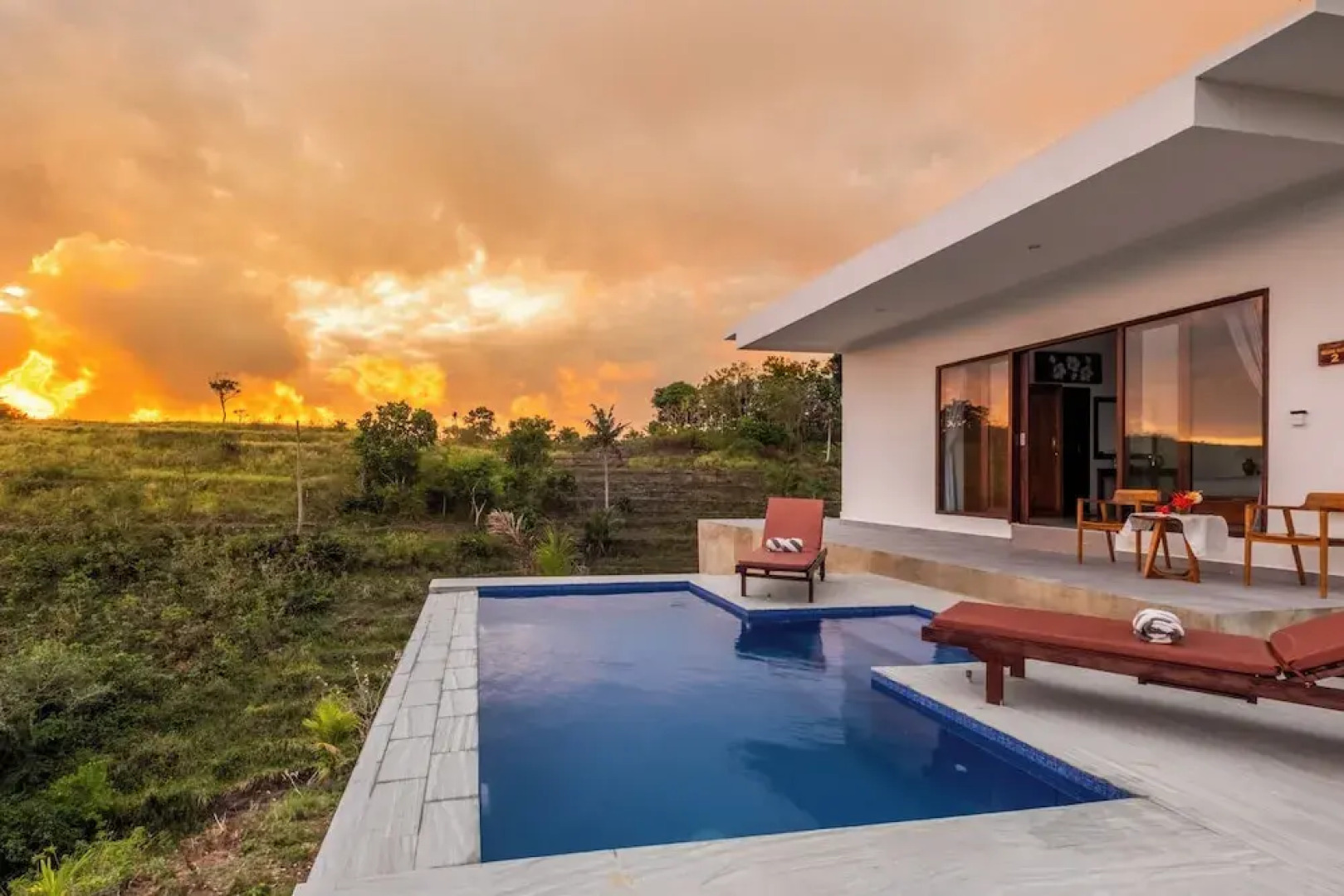 Pini Sentana Village