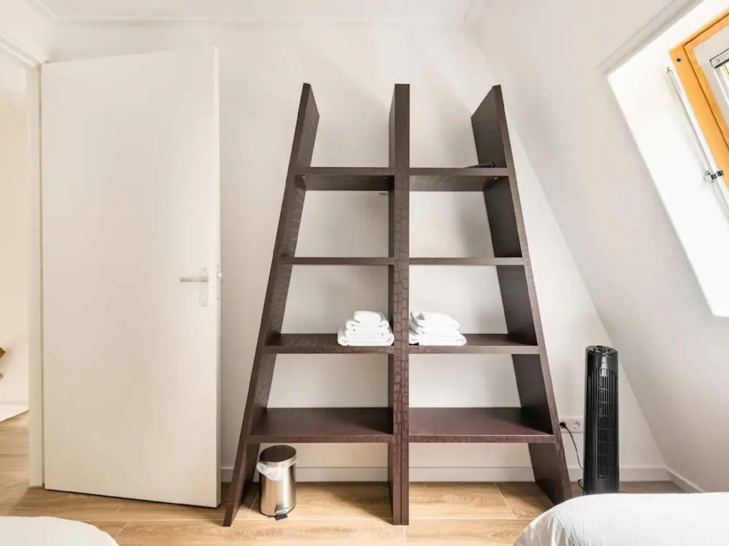 Charming Holiday Home in Poortugaal With Garden