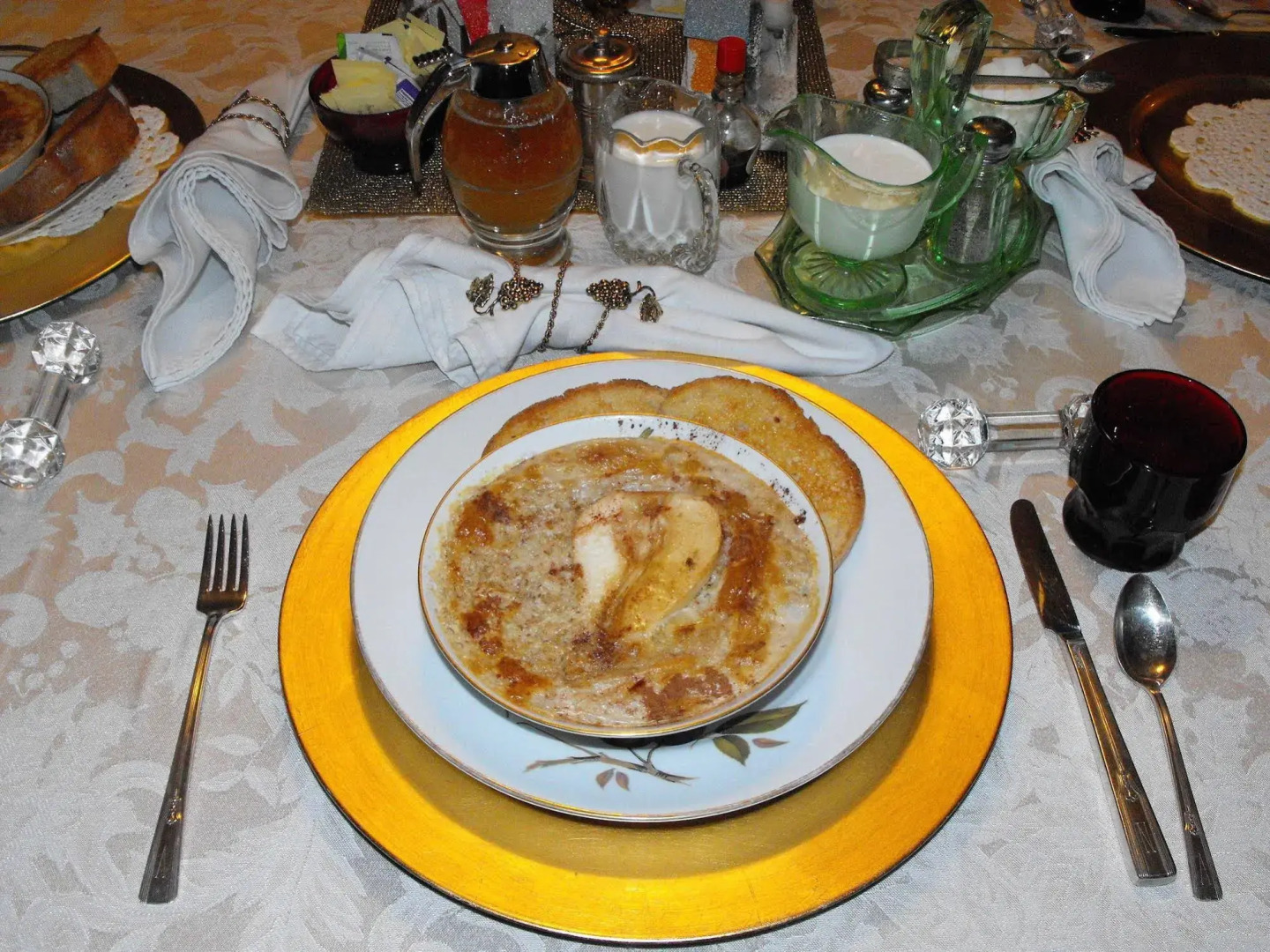 The Queen, A Victorian Bed & Breakfast