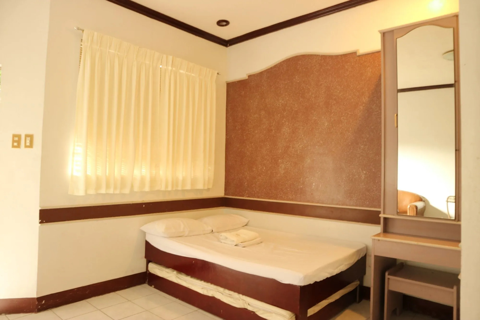 Mayon View Garden Apartelle & Restaurant